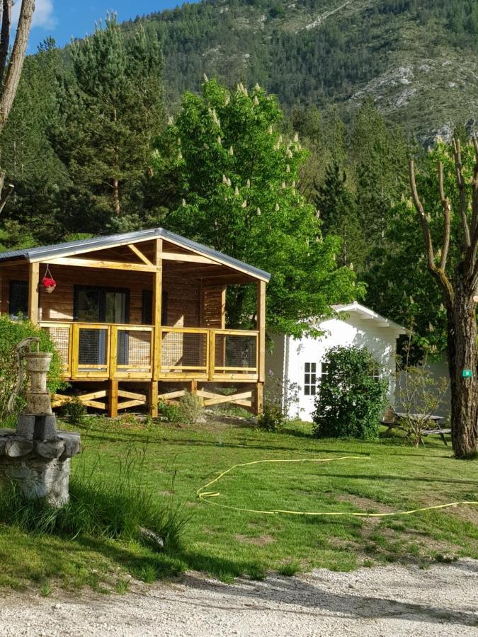 Camping Calme Et Nature Castellane Exterior foto