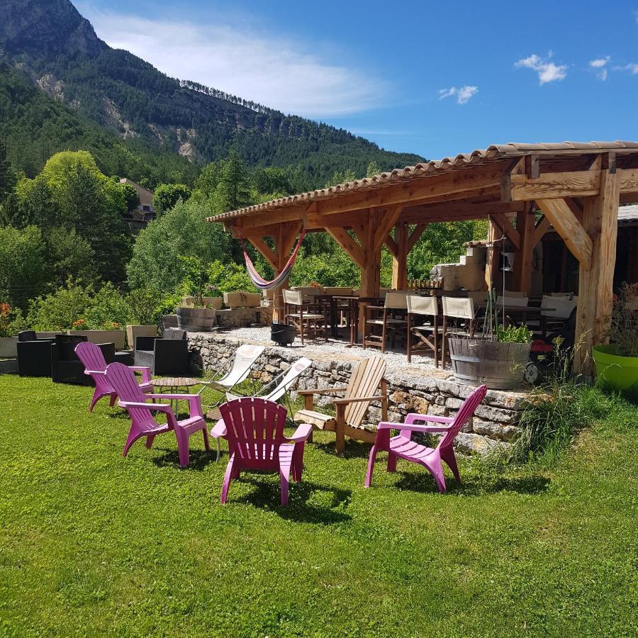 Camping Calme Et Nature Castellane Exterior foto