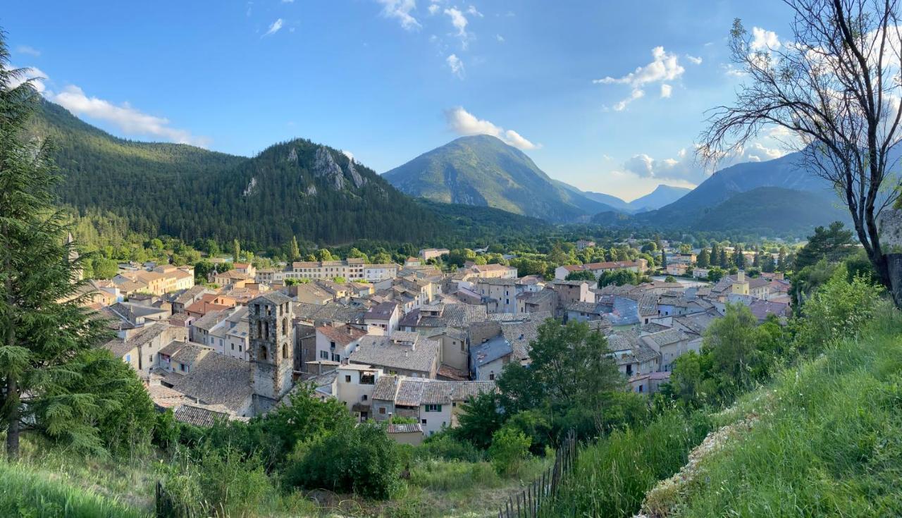 Camping Calme Et Nature Castellane Exterior foto