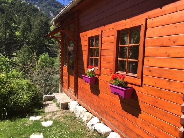 Camping Calme Et Nature Castellane Exterior foto